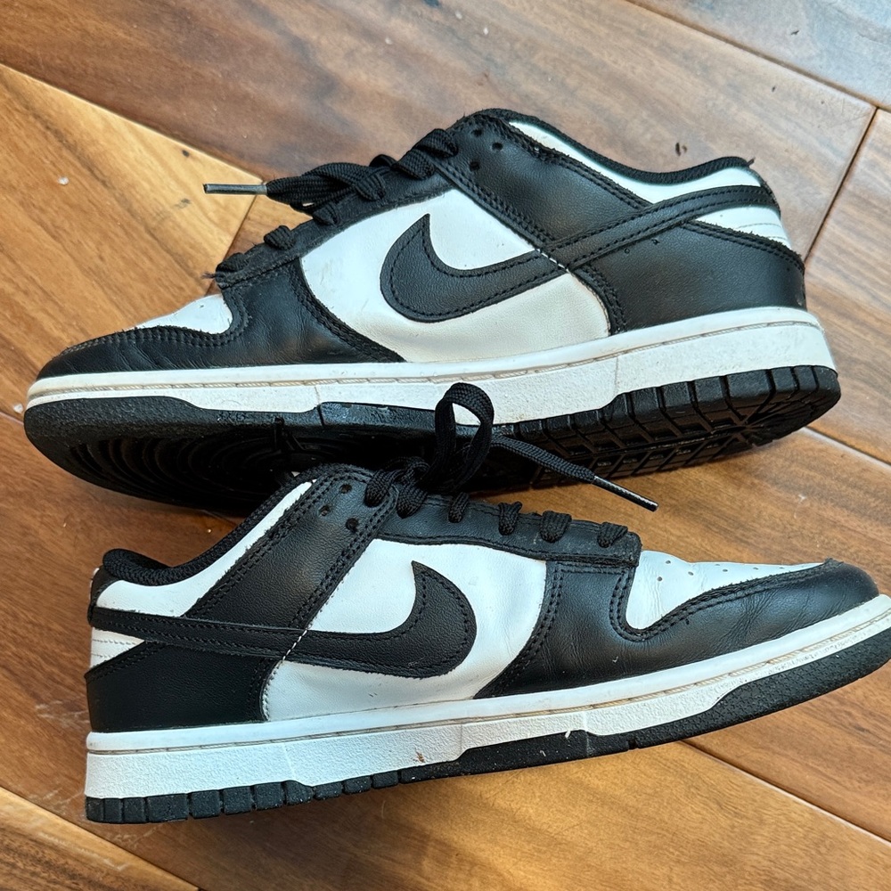 Nike Black and White Women's Sneakers